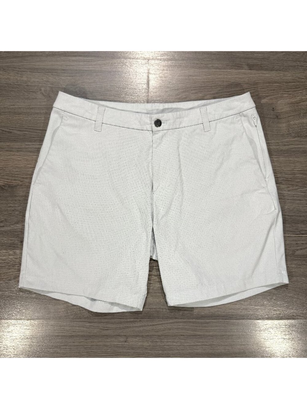 Lululemon Men's Commission Classic-Fit Short 7" *Ventlight - Powder Blue